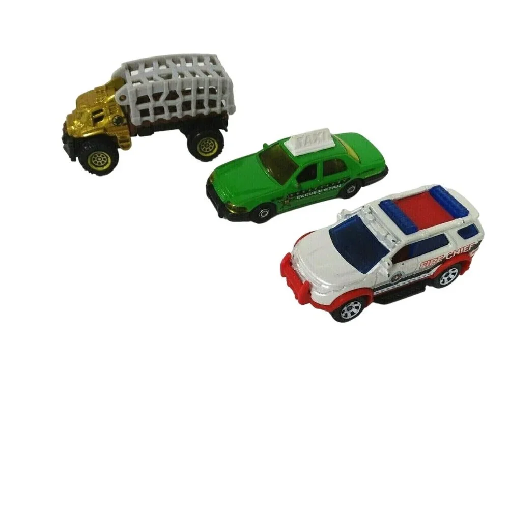 Mixed Lot of 13 Matchbox Vehicles Cars Bus Food Truck Equipment Taxi FLAWS